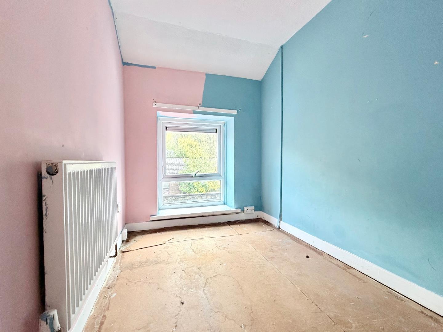 Tynewydd Row, Ogmore Vale, Bridgend County Borough, CF32 7EH